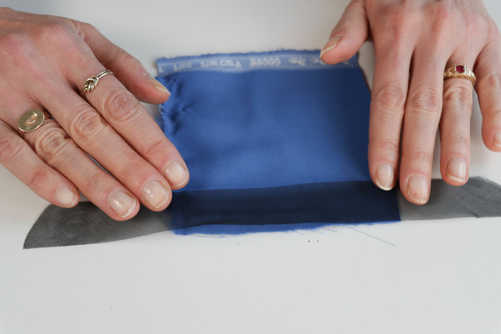 A strip of silk organza on velvet as a stabilizer