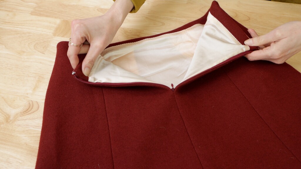 Close-up a zipper installation
